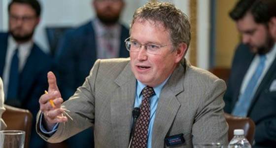 Perang-Thomas Massie.jpg