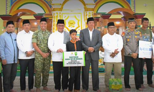 Safari_ramadan_Sekda_Provinsi_Riau_beserta_Rombongan_ke_Kabupaten_Indragiri_Hulu_2.jpg
